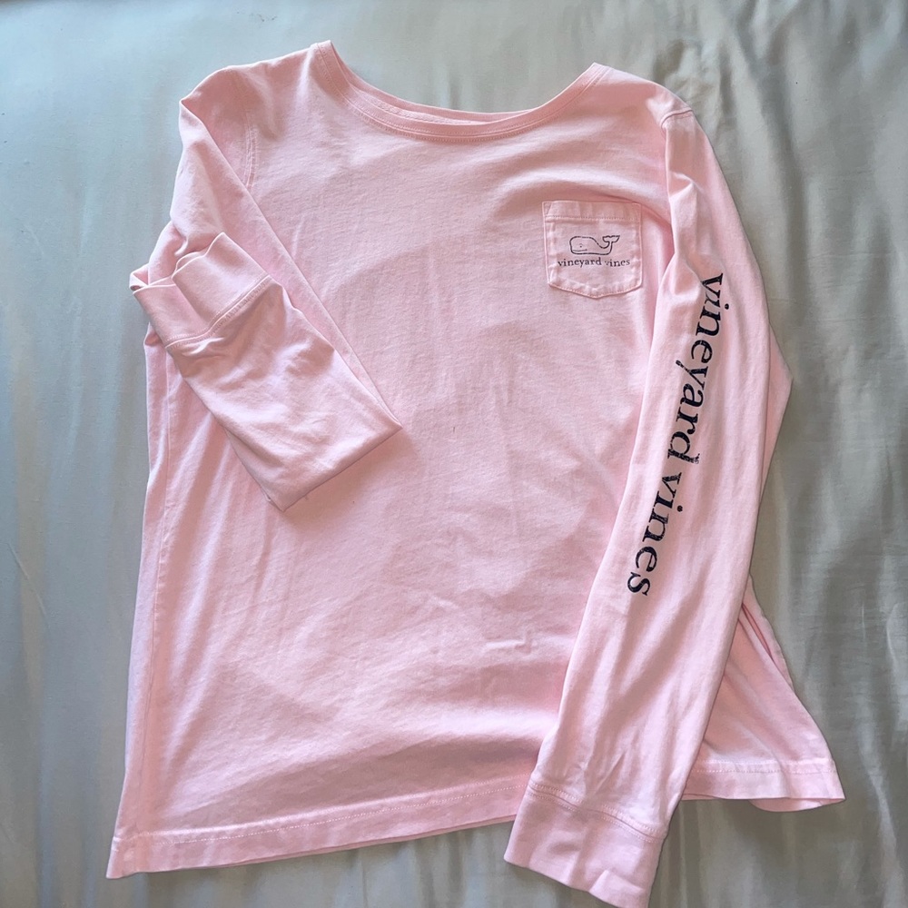 •vineyard vines long sleeve •never worn •size M